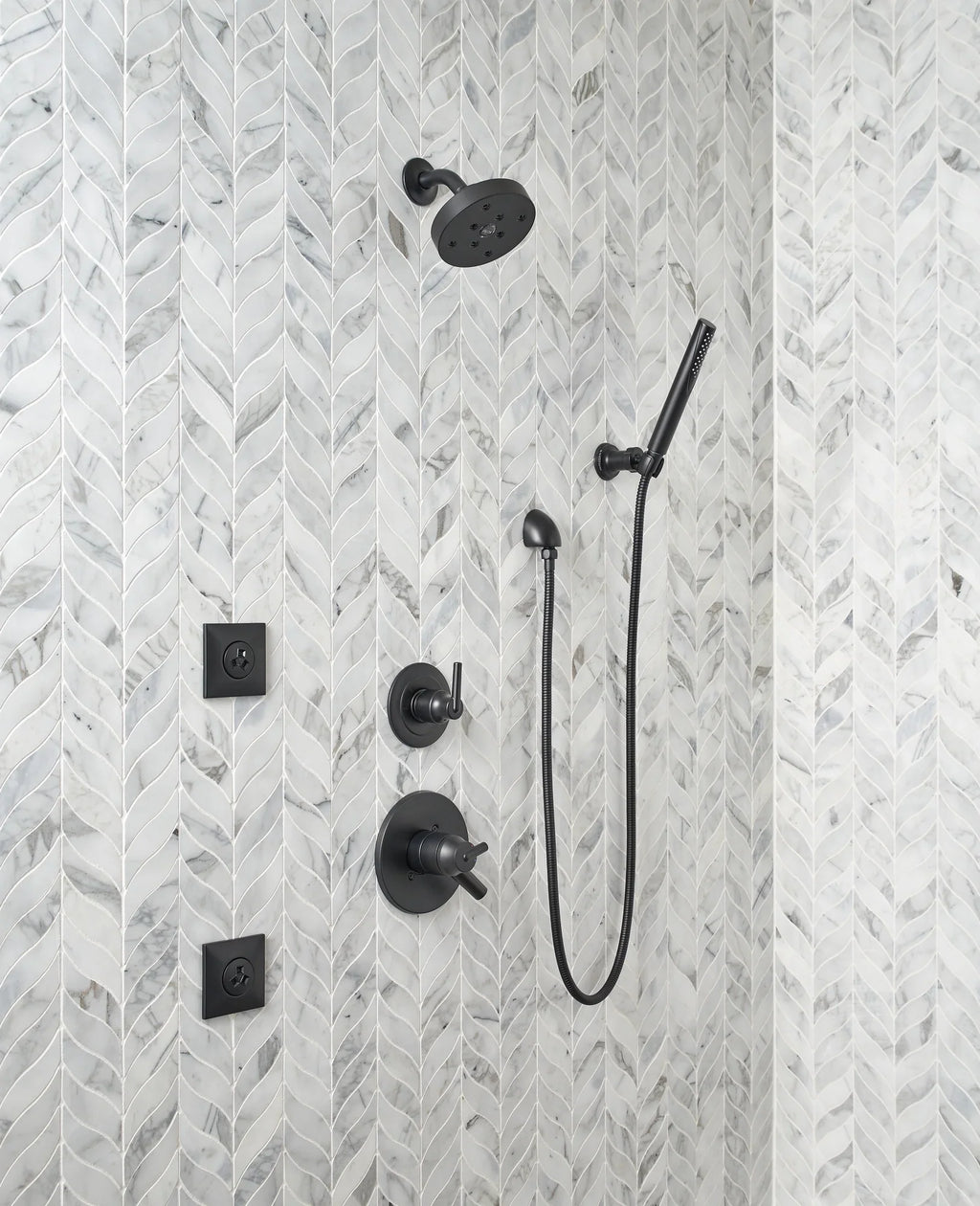 Delta Wall Elbow for Hand Shower in Matte Black 50560-BL