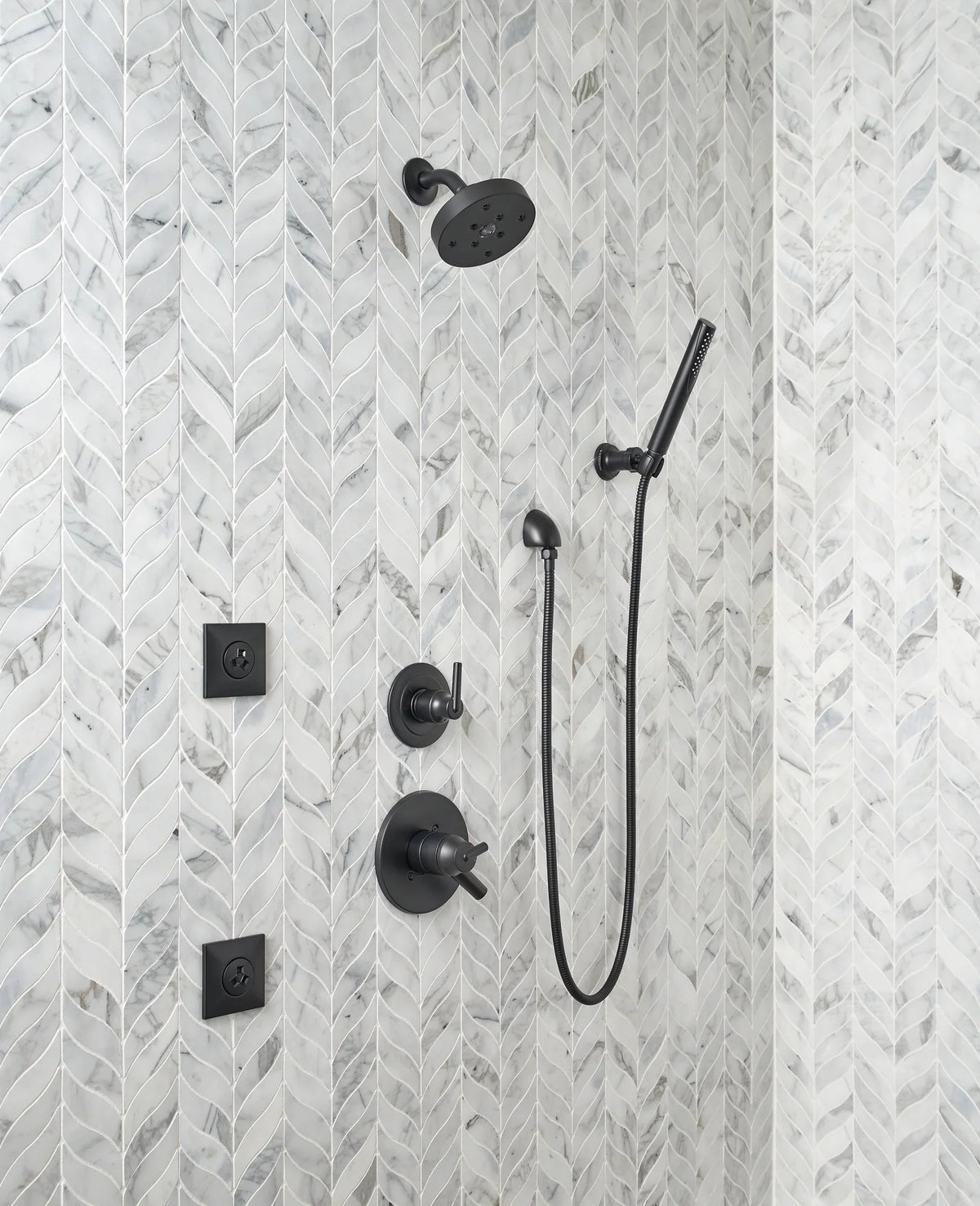Delta Wall Elbow for Hand Shower in Matte Black 50560-BL