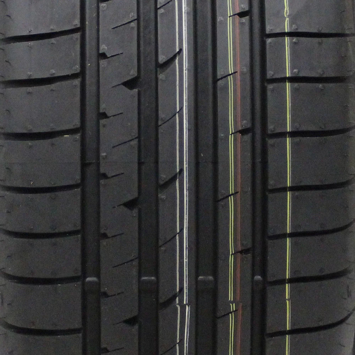 Goodyear Eagle F1 Asymmetric 2 ROF Performance 225/40R19 93Y XL Passenger Tire