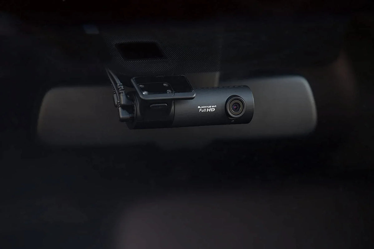 BlackVue DR590X-2CH with 32GB microSD Card | Full HD Wi-Fi Dashcam | Parking Mode Support with Hogor Lens Cloth