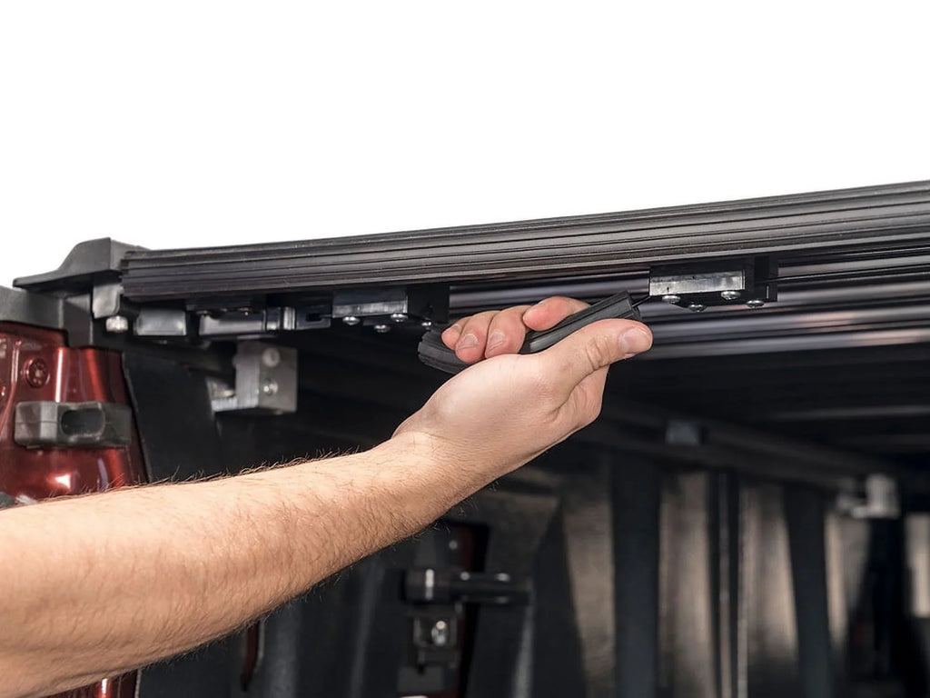 Gator by RealTruck Recoil Retractable Truck Bed Tonneau Wrap | G30373 | Compatible with 2015 - 2020 Ford F-150 5' 7" Bed (67.1")